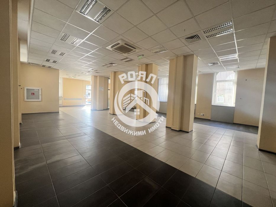 Дава се под наем Офис в Хасково, Център - 200 кв.м за 1275 € - Снимка #2
