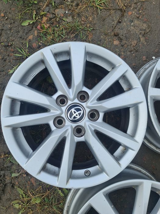 Диски toyota camry 70  r16 оригинал