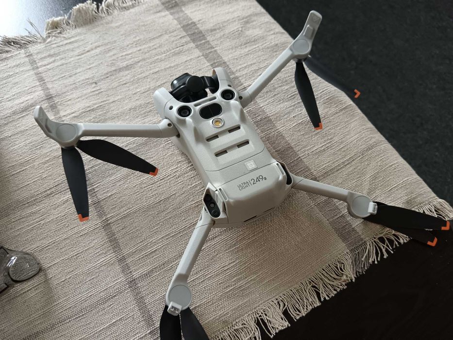 DJI  Mini 4 Pro Fly More Combo (DJI RC 2)