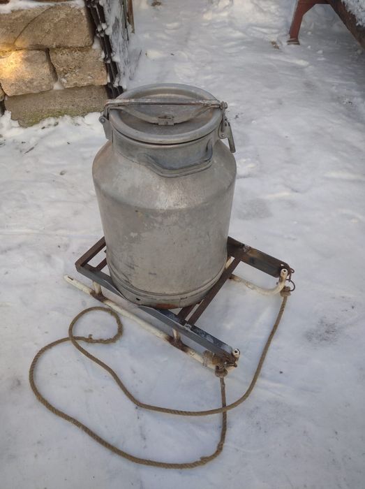 Продам санки с флягой