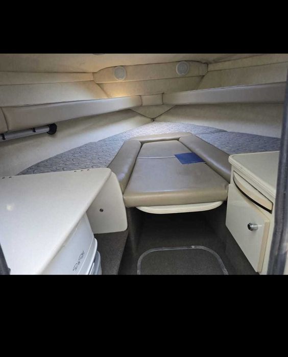 Bayliner Capri 2352 LS Cuddy 8 m V8 5.7 MPI Mercuiser 300 HP + peridoc