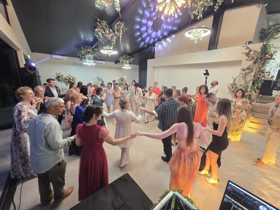 Dj evenimente nunta botez cununie petreceri Foto Video Dj Brasov