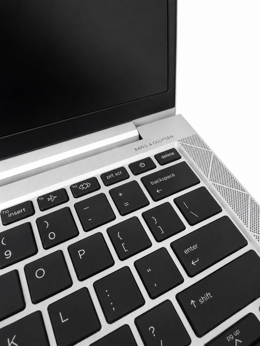 HP EliteBook 830 G8 – i7 Gen 11, 16GB RAM, 512GB SSD