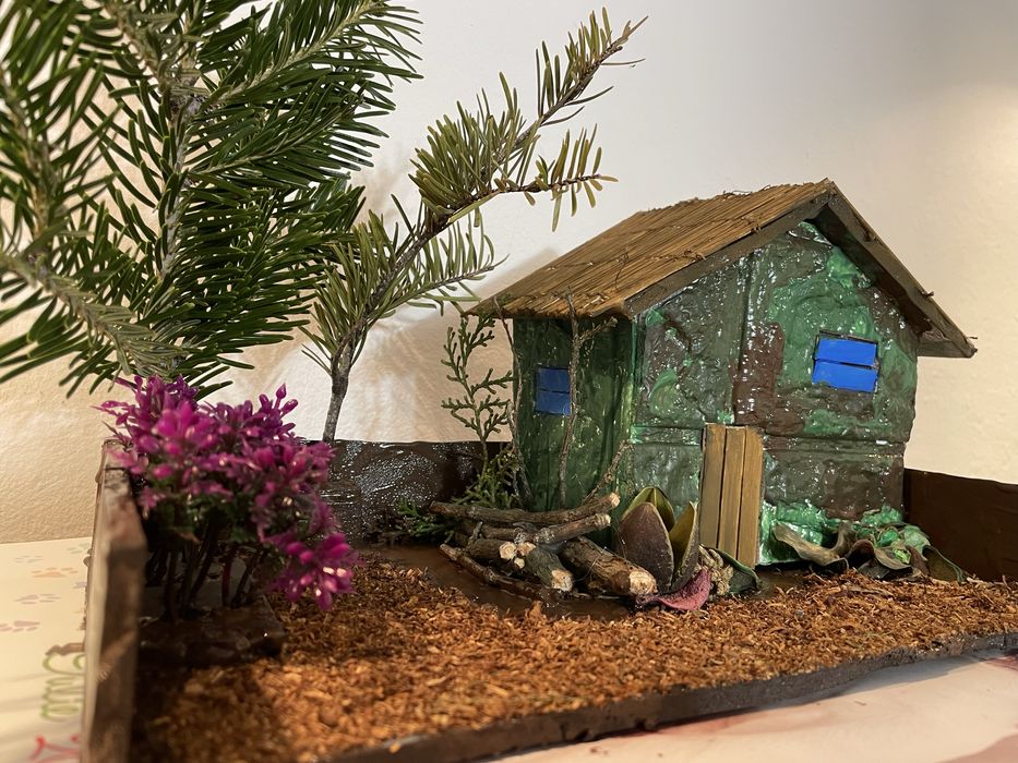 Dioramă Casă și curte