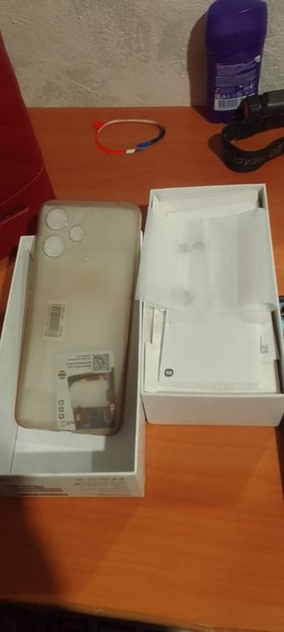 Продам два телефона Самсунг а 32 .редми 12.