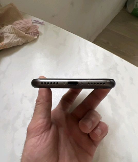 IPhone 8 на 64 гб б/у