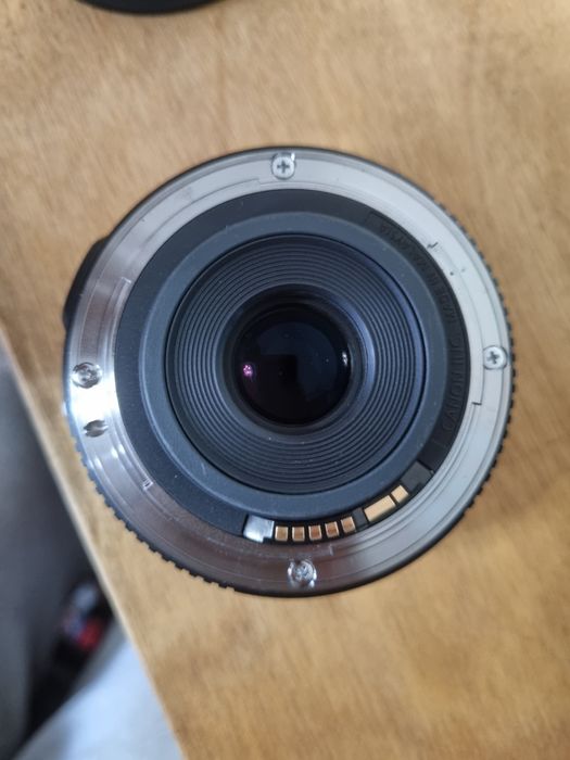 Продам  Canon EF-S 24mm  f:2.8 STM