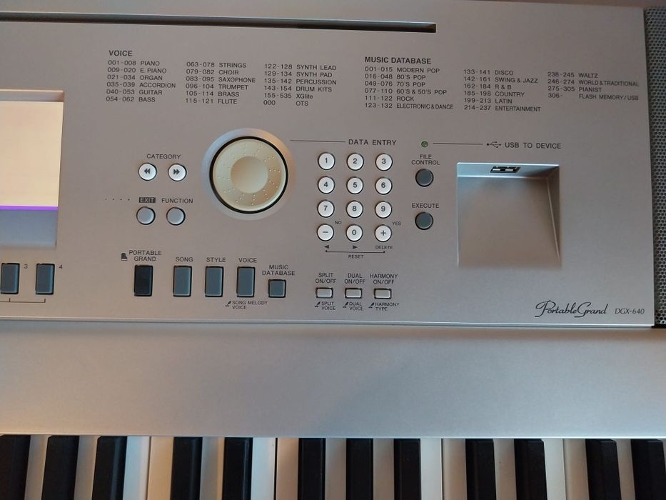 Orga Yamaha DGX 640