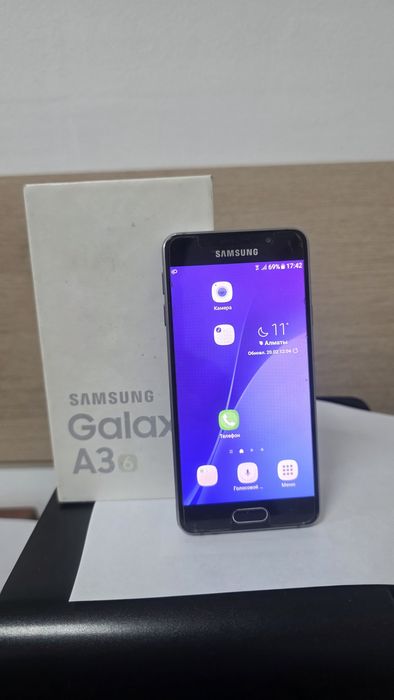 Продам Самсунг А3-2016