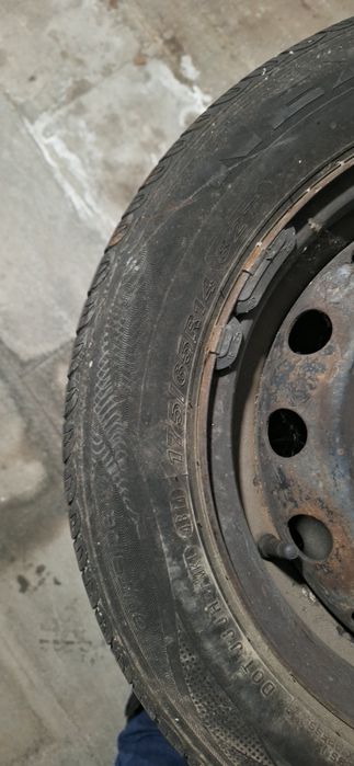 4 Cauciucuri cu jante de vara 175/65/15 plus 1 pe 15