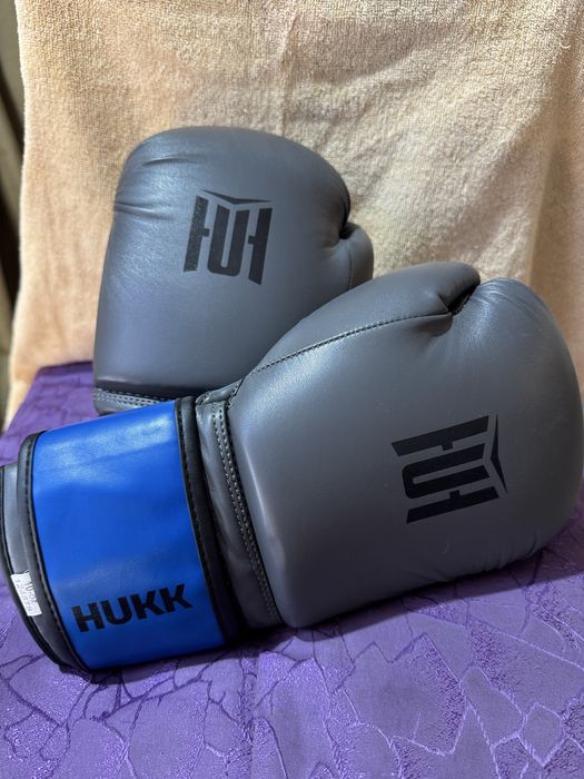 Продаю перчатки боксерские