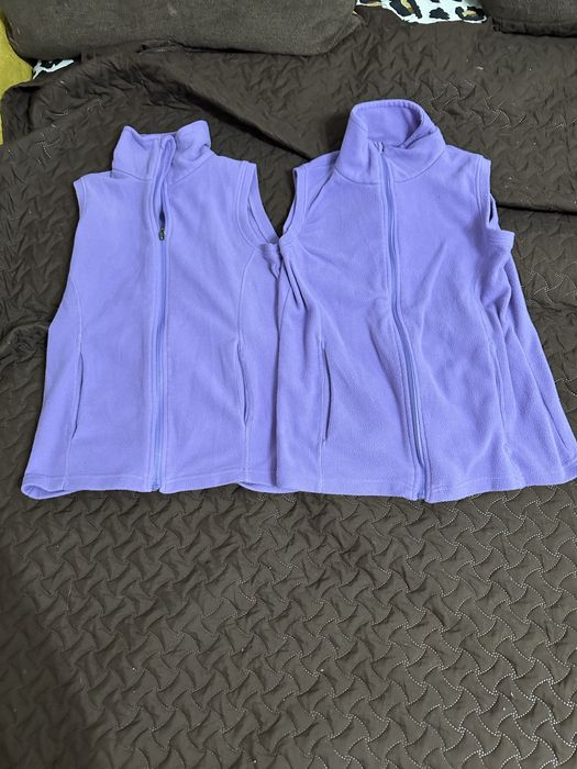 Vand 2 veste , 2 pulovere si 2 jachete
