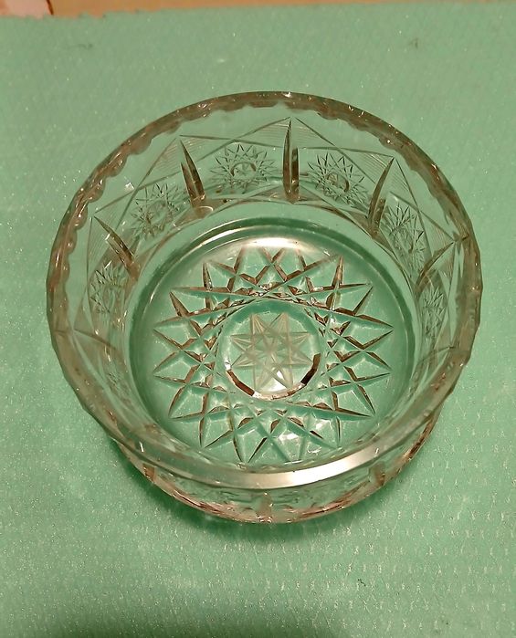 Фруктиера от оловен кристал