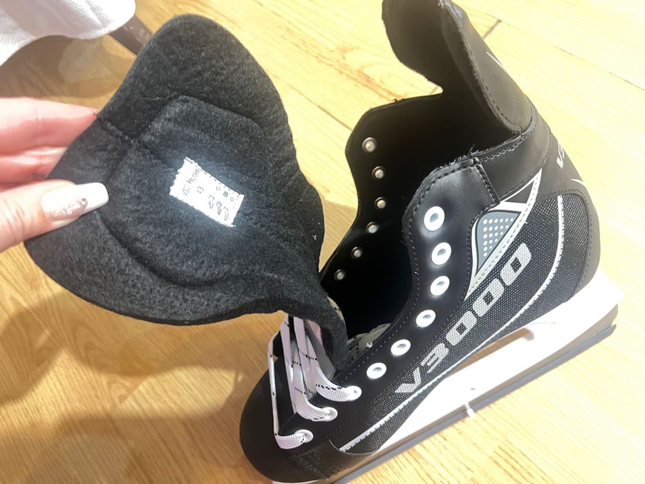 ЧИСТО НОВИ кънки за хокей и лед