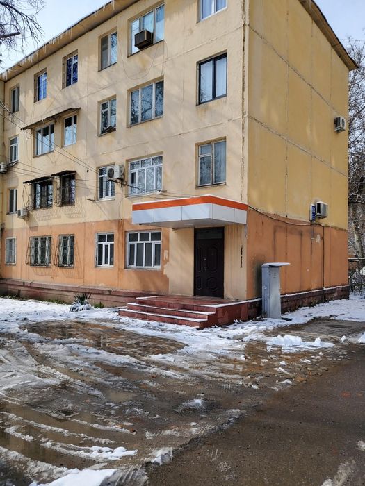 Продаётся  офис метро Мирзо Улугбек