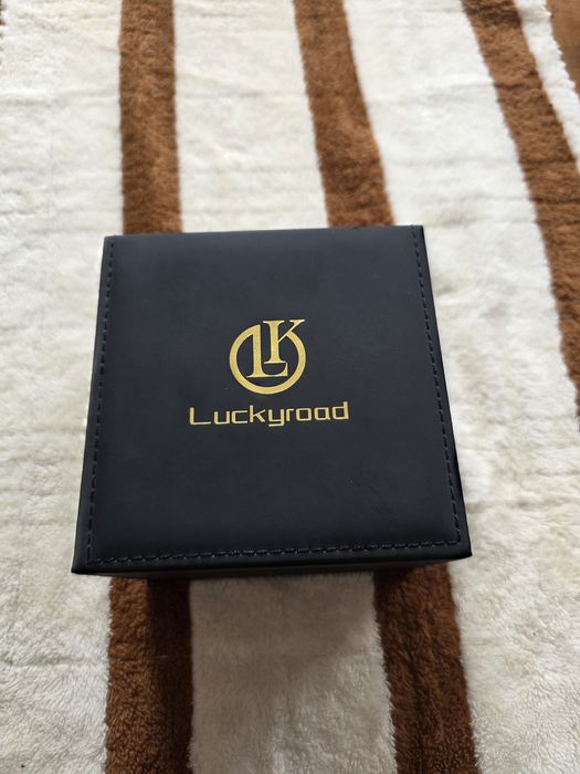 Часы Lucky rood бренд