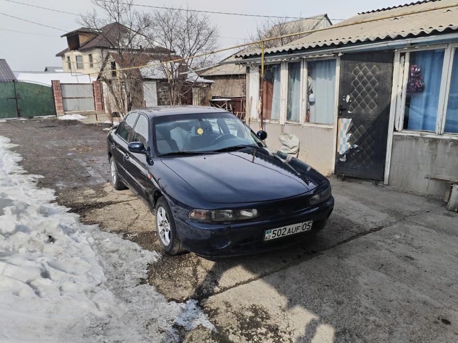 Машина Митсубиси галант93