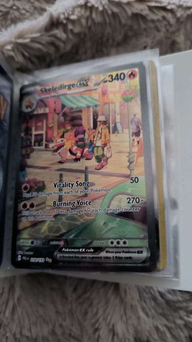 Vând cartonașe pokemon reale