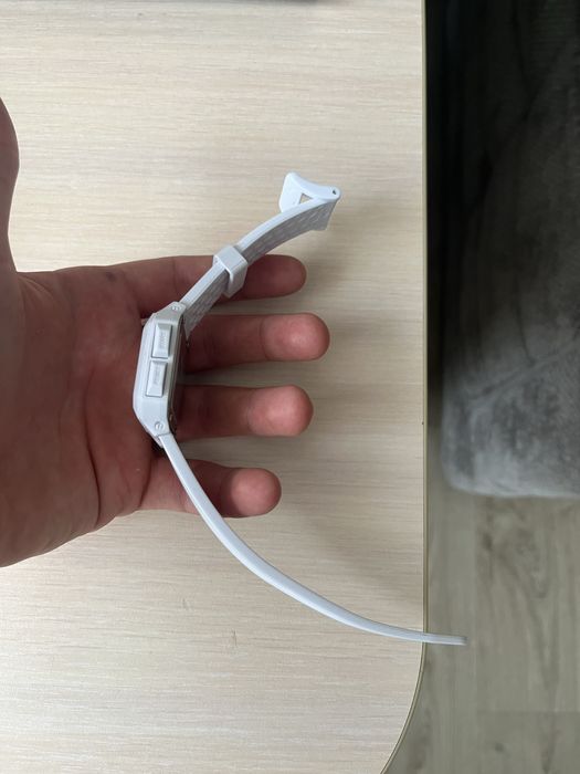 Продам оригинальные часы