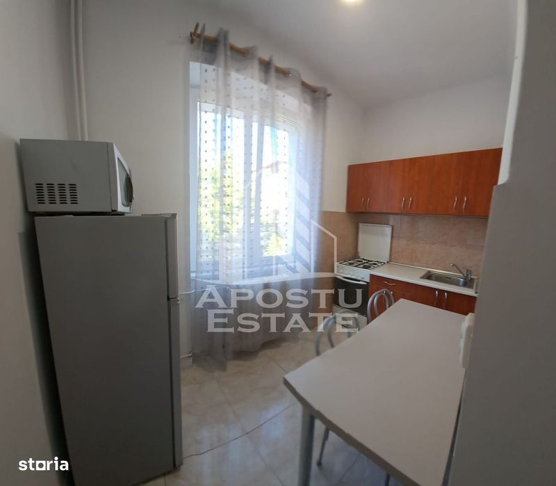 Apartament 2 camere, semidecomandat, zona Centrala