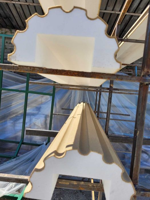 Coloane , semicoloane capitel , baza , pilastru si alte elemente