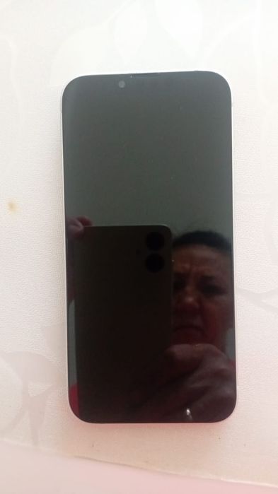 Продам IPHONE 13