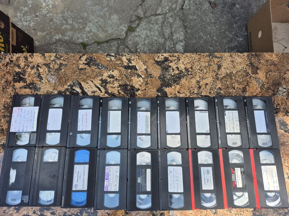 Vând Lot 18 casete video VHS originale colectie de filme diferite genuri pentru  reinregistrare