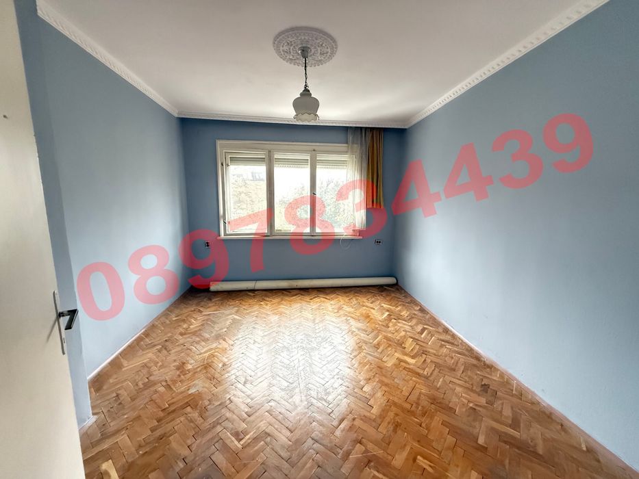Продава се Четиристаен апартамент в Бургас, Център - 133 кв.м за 1228 €/кв.м - Снимка #3