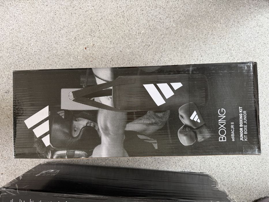 Нов Adidas Боксов комплект круша и ръкавици за юнюши/деца