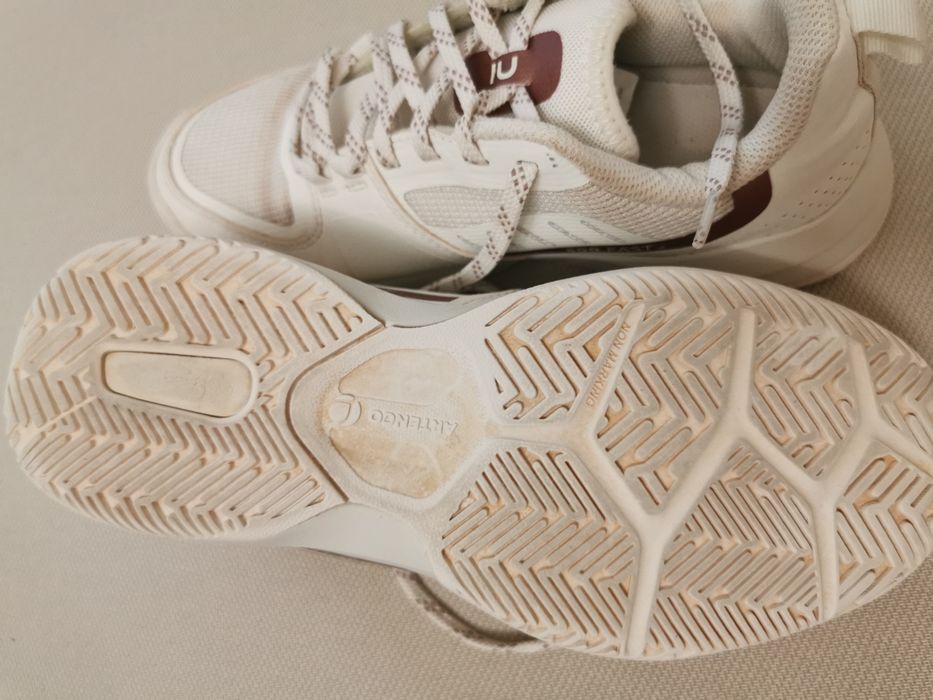 Pantofi tenis, masura 37