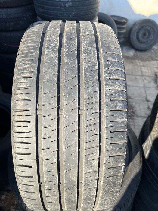 Гуми 2 бр  245/35/19  - 1бр - 125 лв