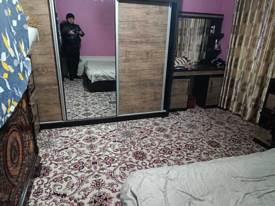 Uy sotiladi.   Xolati yaxshi