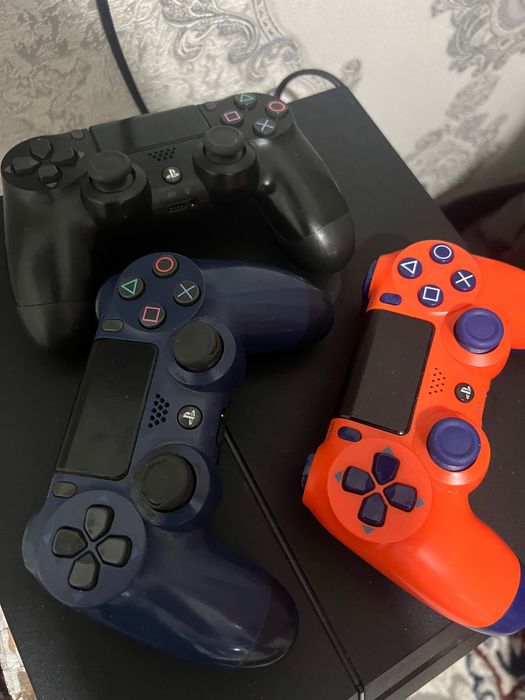 Play station 4 Srochna sotiladi