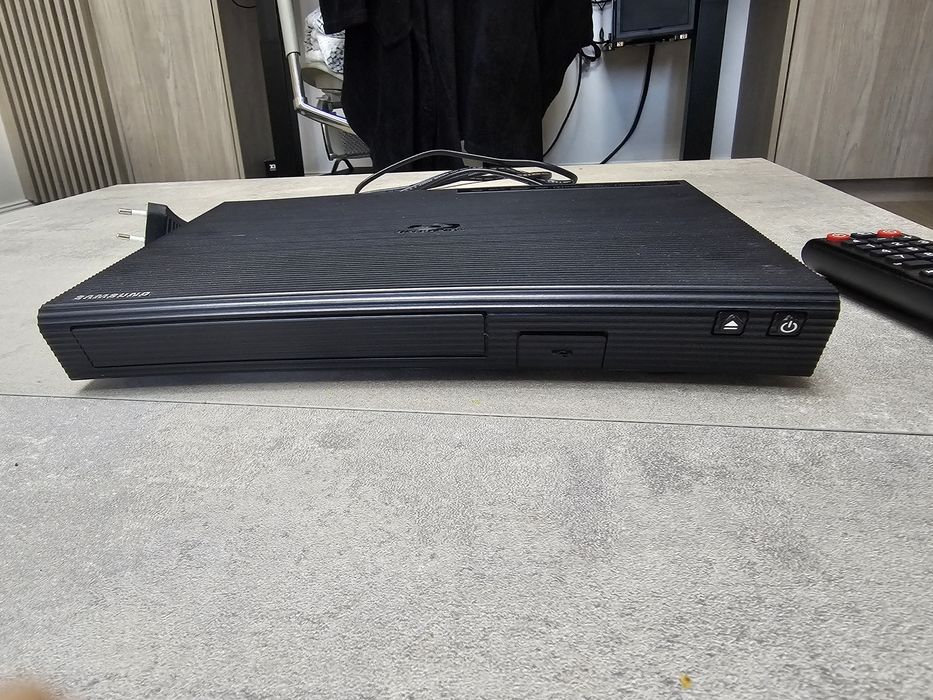 Blu-Ray Player 3D Samsung BD-J5500, Curbat, Negru