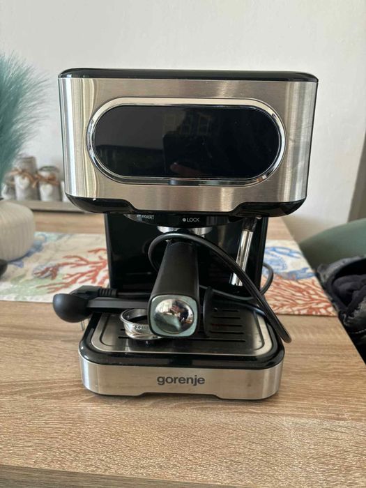 Expressor Gorenje, 1,5l,15 bar, sistem Cappuccino