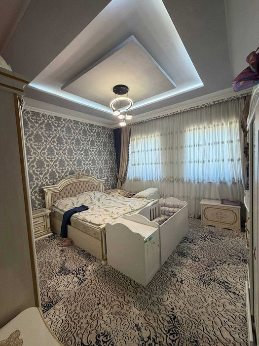 Гулистон Обод махаллада 8 сотик 6 хона Зор ховли сотилади.