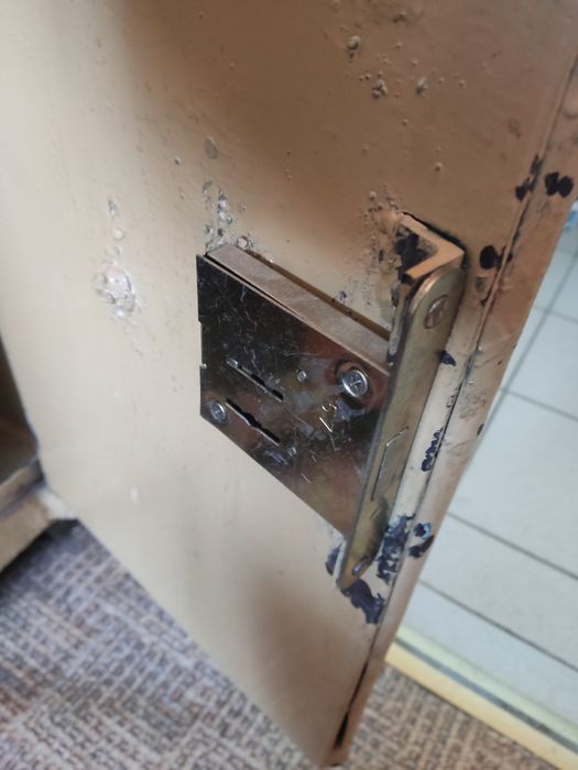 Сейф металлический