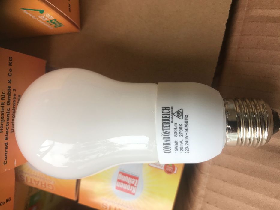 Vand becuri economice 15W, noi