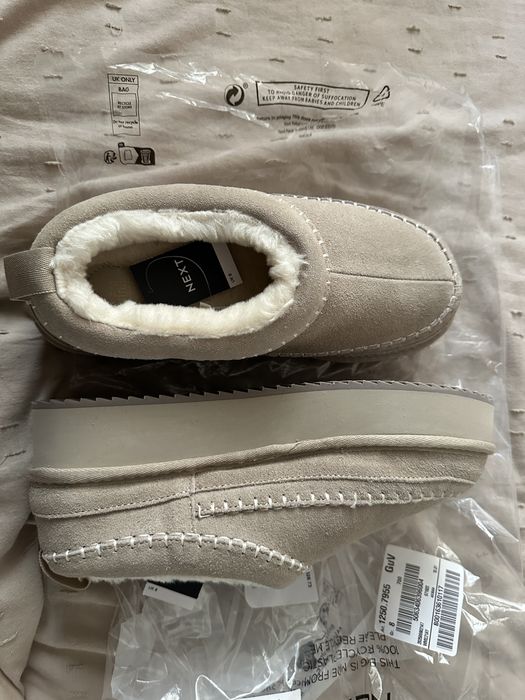 Велурени обувки NEXT