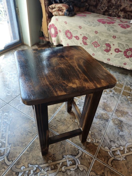 Стол со стульями