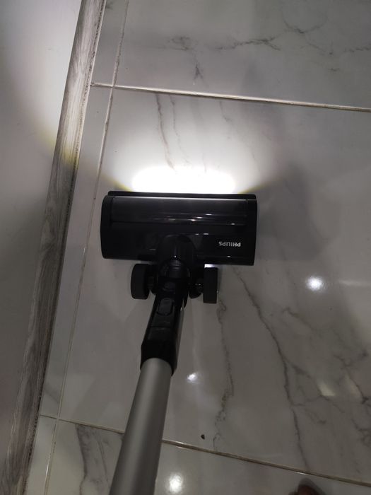 Безкабелна прахосмукачка Philips с гаранция две години