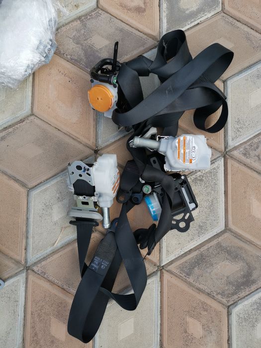 Kit, airbag volan airbag genunchi plansa bord centuri Toyota yaris ota