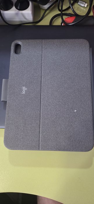 Кейс+ клавиатура Logi за Ipad a16(10th/11th gen)