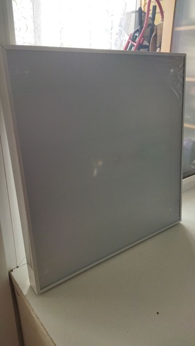 Продам потолочный диодный светильник