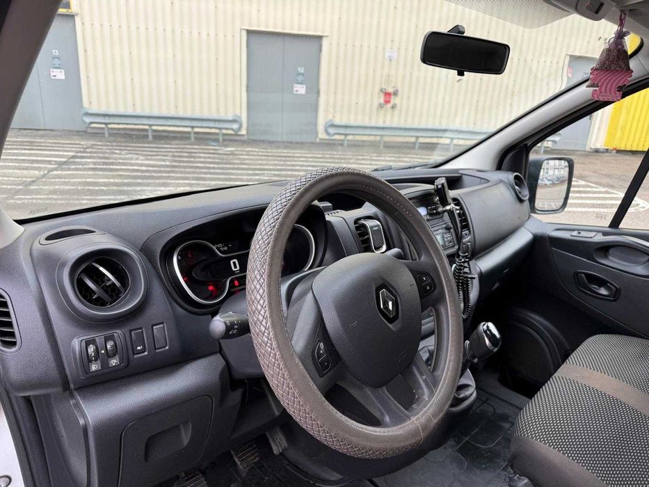 Renault Trafic 2021 8+1