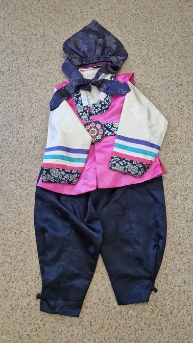 Продам ХАНБОК на мальчика 5-8 лет .Б/У