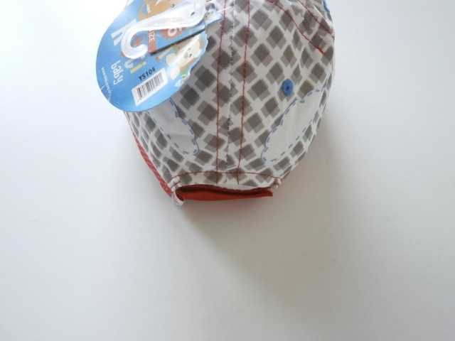 Бебешка шапка с козирка за момиче