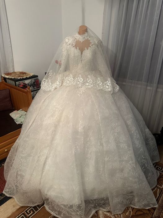 Продавам 3 рокли