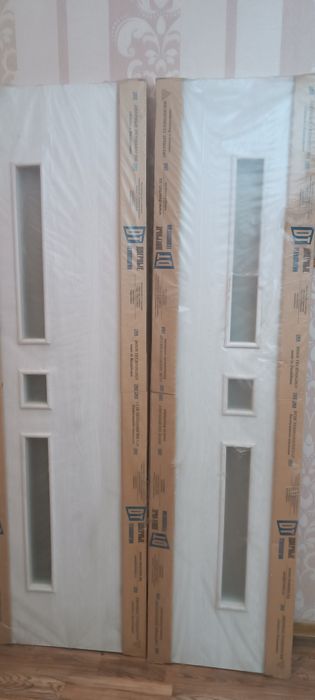 Двери распашные белые