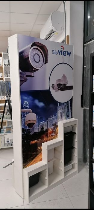 Стелажи за магазин